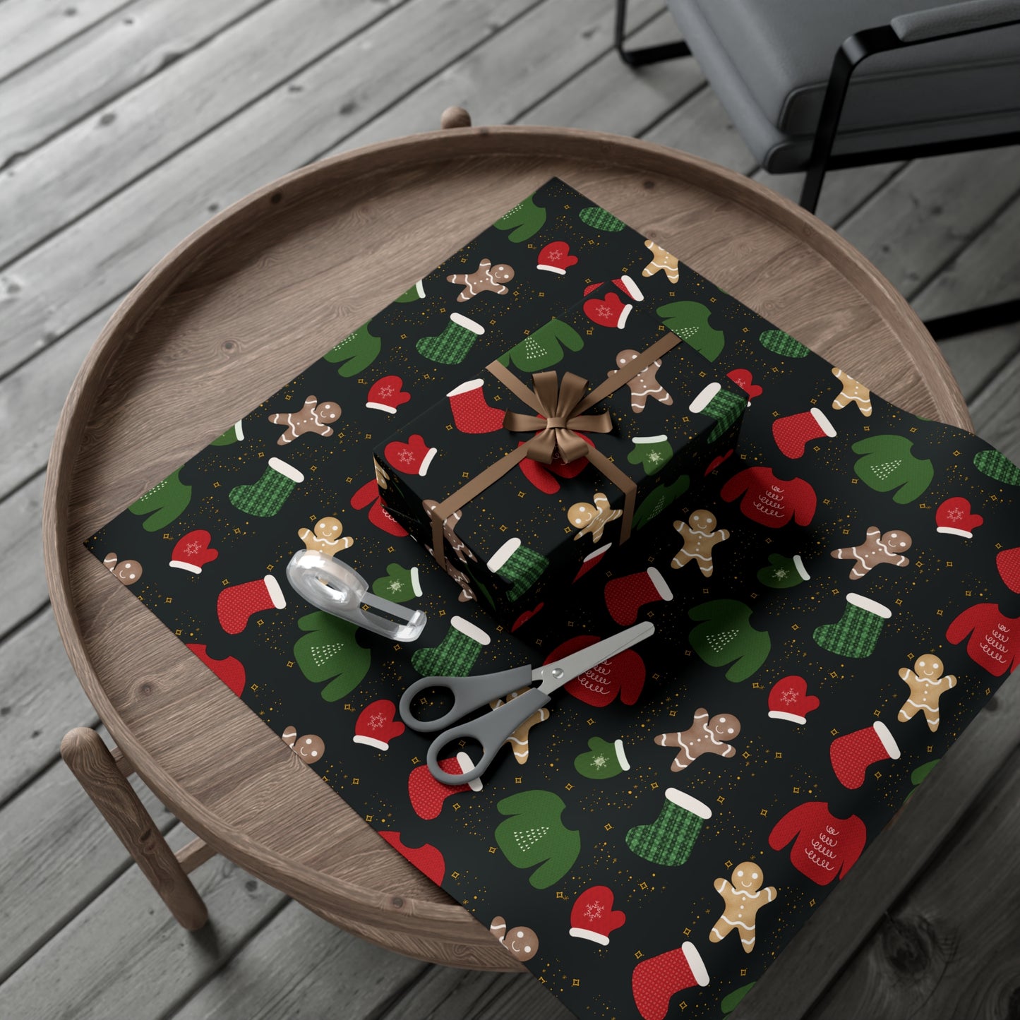 Gift Wrap Papers - Christmas Theme - Sweaters Stockings Mittens Gingerbread - Black BG